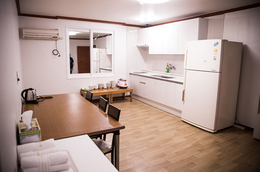 Picasso Motel Haeundae Busan Extérieur photo