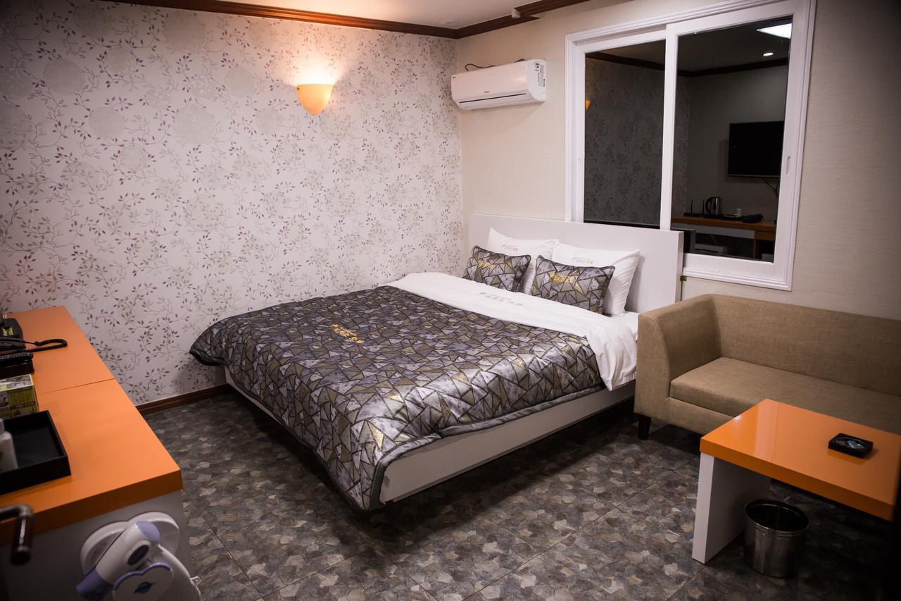 Picasso Motel Haeundae Busan Extérieur photo